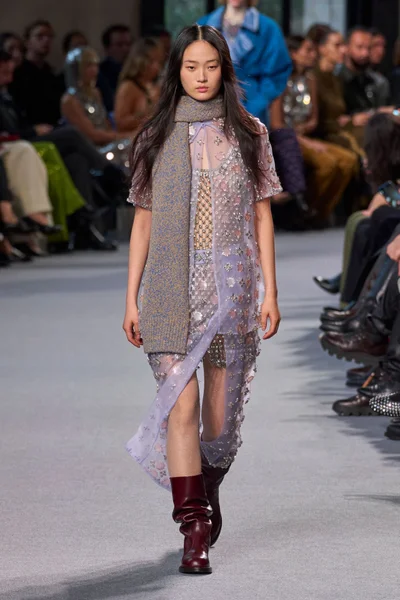 Look 14